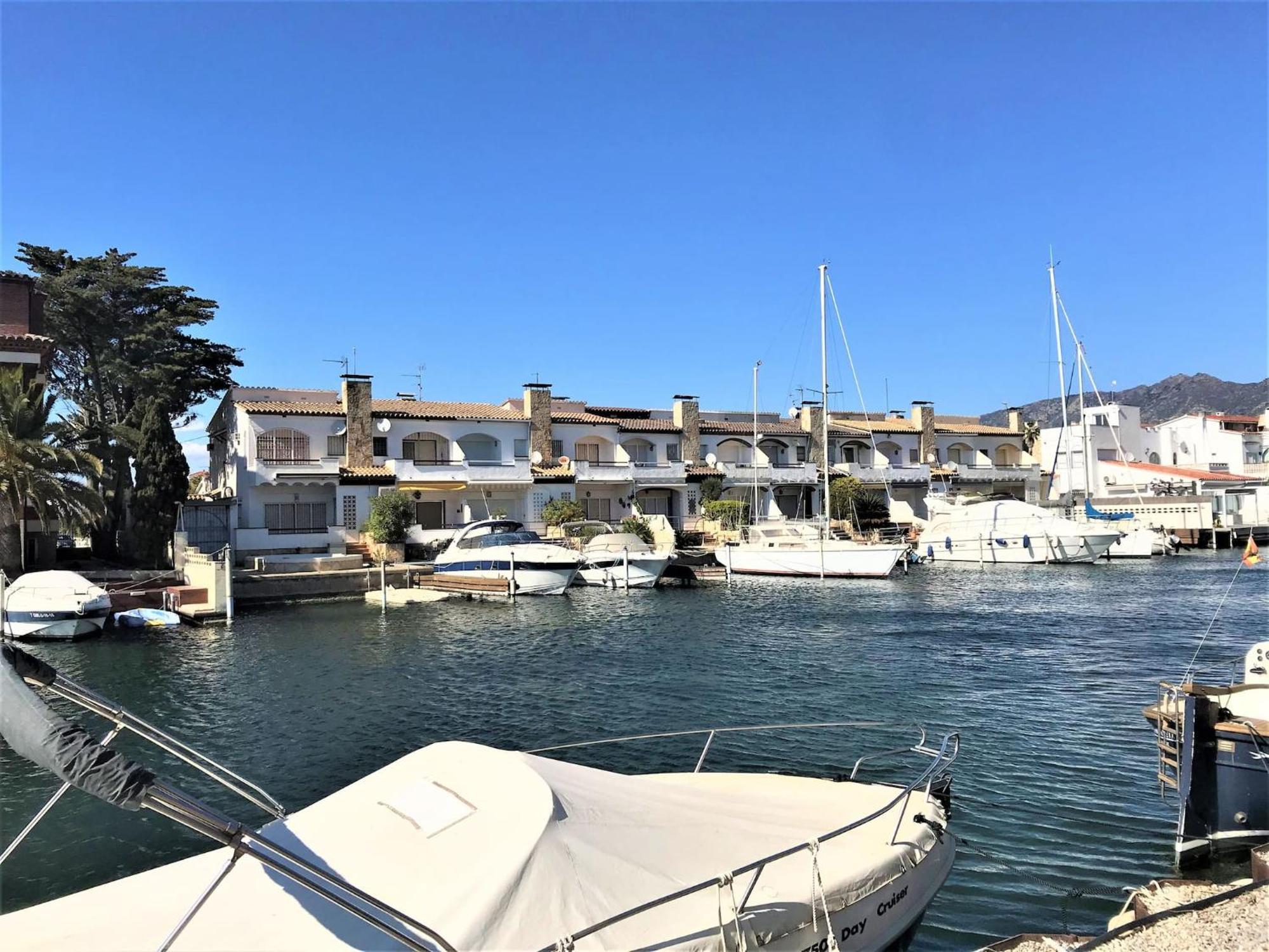 Apartamento En Roses Con Vistas Al Canal Y Piscina Εξωτερικό φωτογραφία
