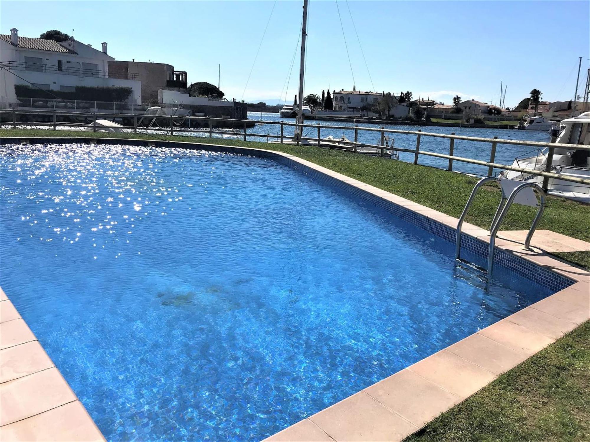 Apartamento En Roses Con Vistas Al Canal Y Piscina Εξωτερικό φωτογραφία